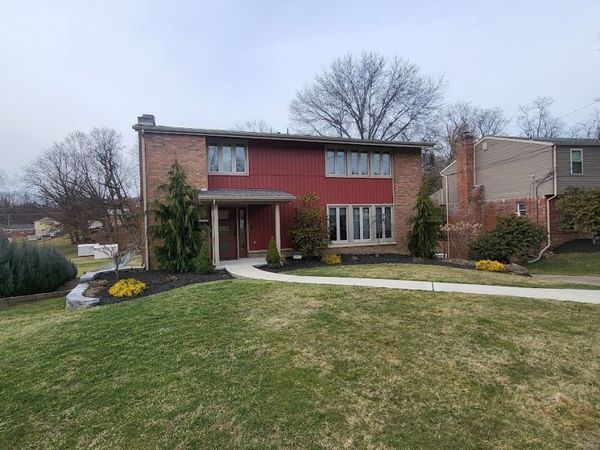 2662 Bethel Crest Dr , Bethel Park, PA 15102