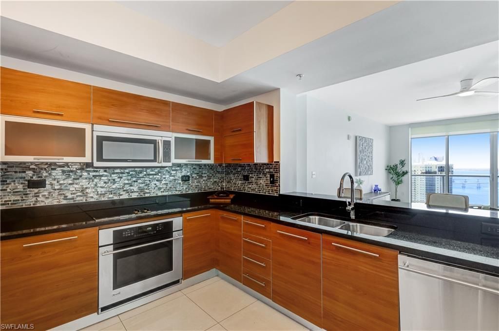 3000 Oasis Grand Blvd, Unit 2502, Fort Myers, FL 33916 Photo