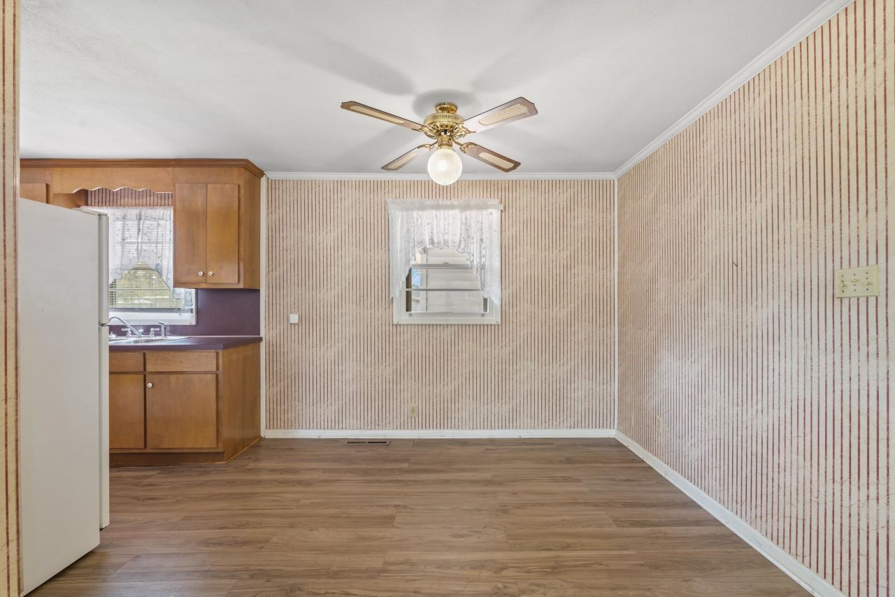 1623 Sherwood Dr. Photo 10