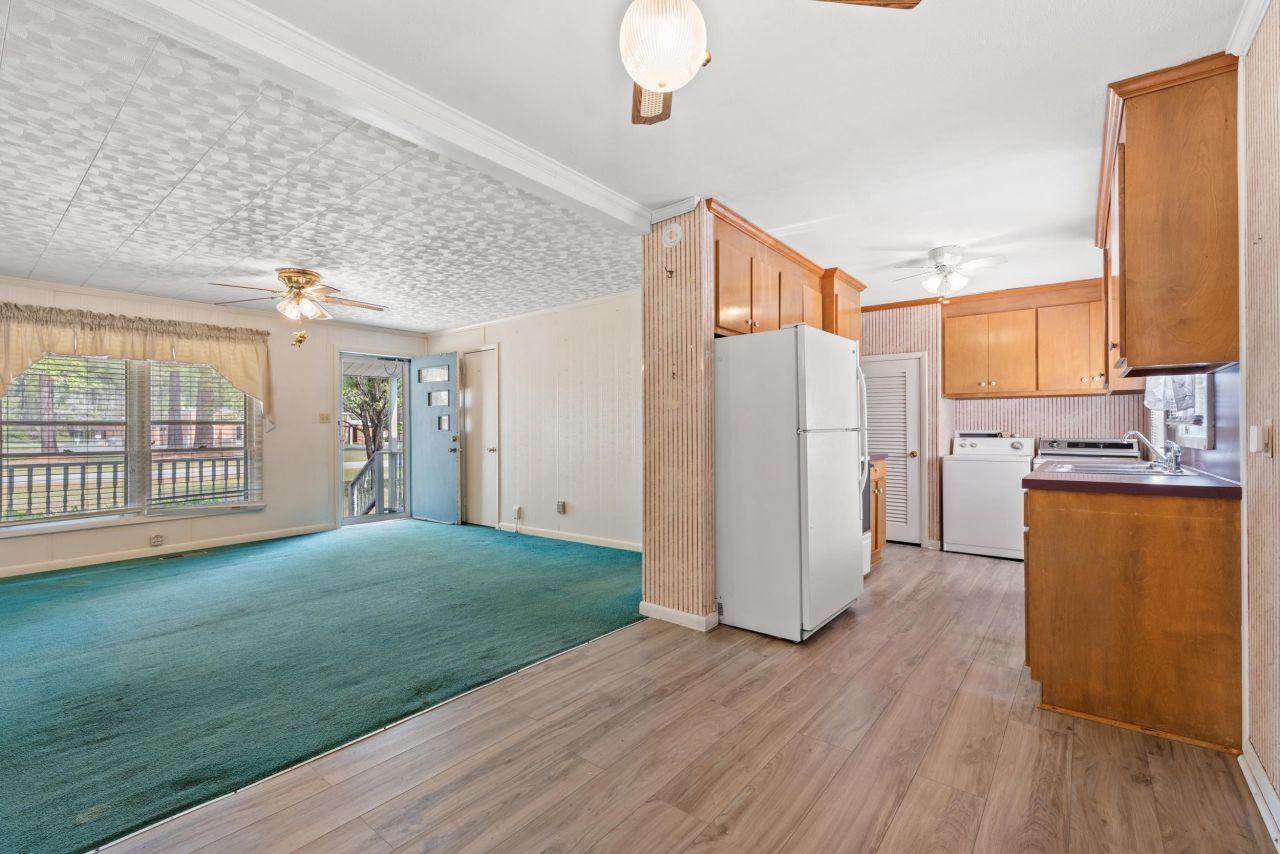 1623 Sherwood Dr. Photo 11