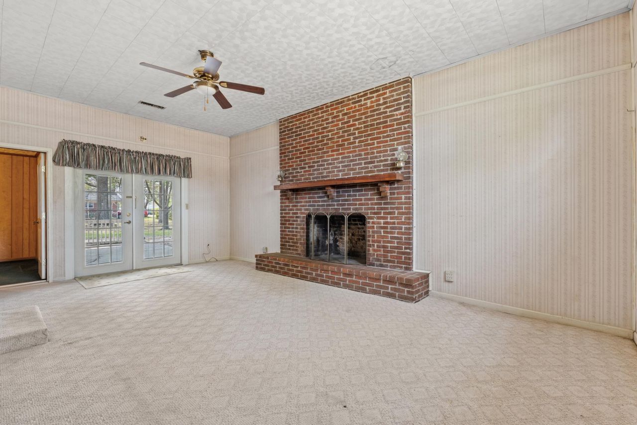 1623 Sherwood Dr. Photo 31