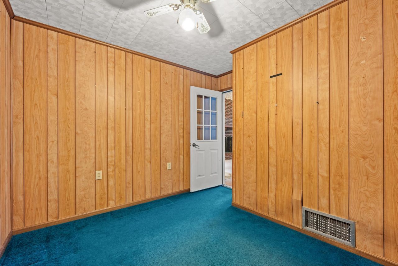 1623 Sherwood Dr. Photo 39