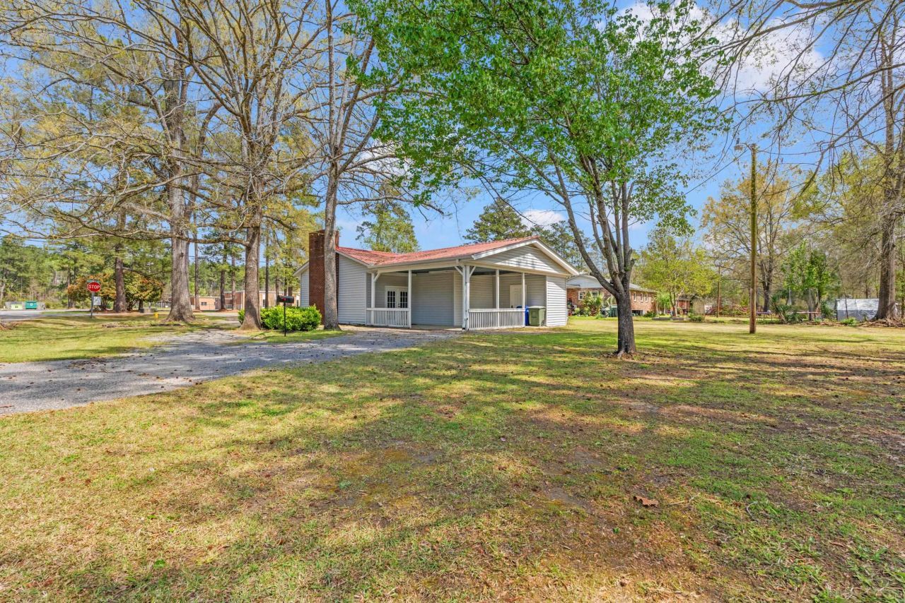 1623 Sherwood Dr. Photo 41
