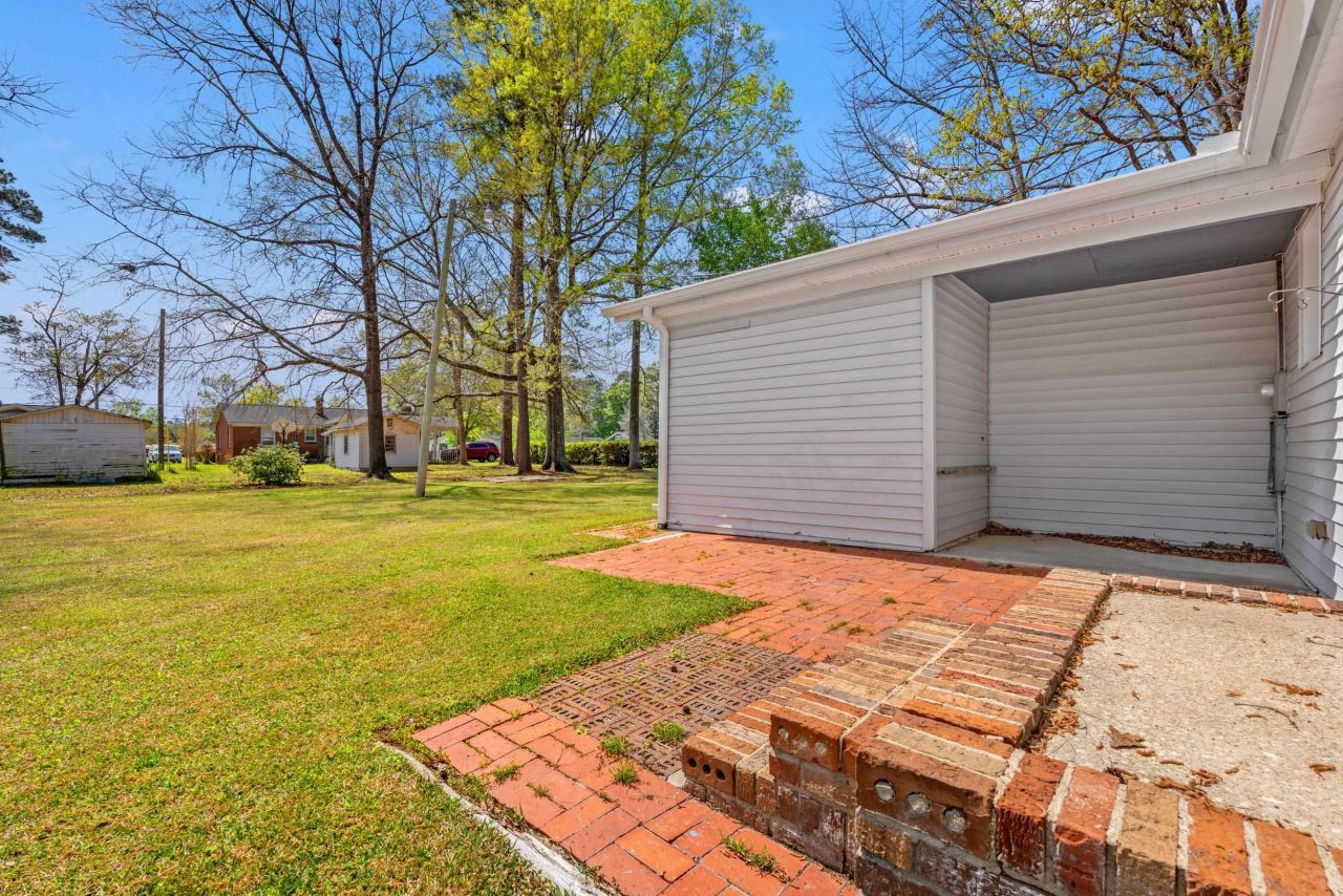 1623 Sherwood Dr. Photo 42