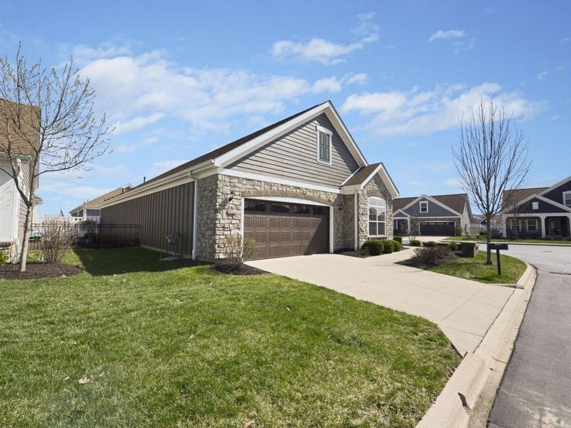 8165 Summitpoint Place , Lewis Center, OH 43035 Photo 4