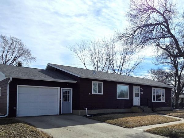 555 10th Avenue SW, Valley City, ND 58072