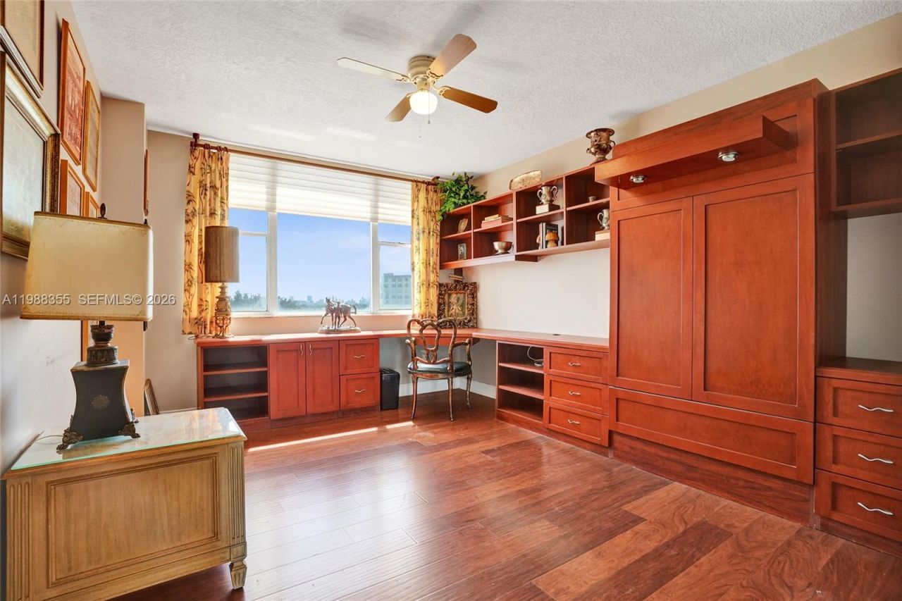 4001 Hillcrest Dr, Unit 817, Hollywood, FL 33021 Photo