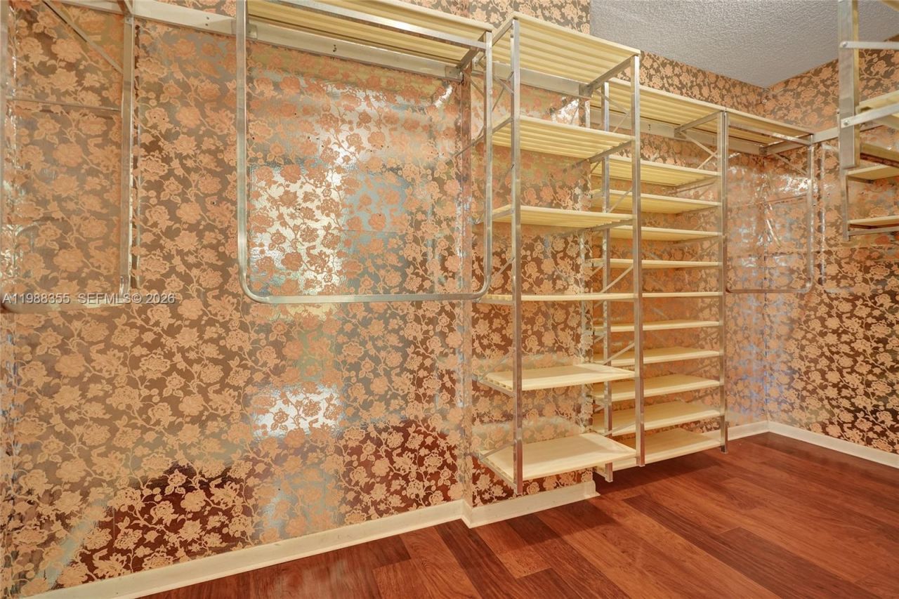 4001 Hillcrest Dr , Unit 817, Hollywood, FL 33021 Photo