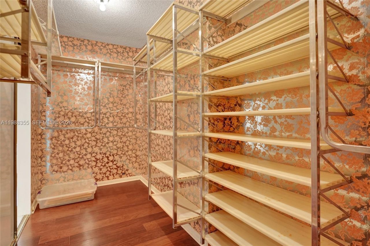 4001 Hillcrest Dr, Unit 817, Hollywood, FL 33021 Photo