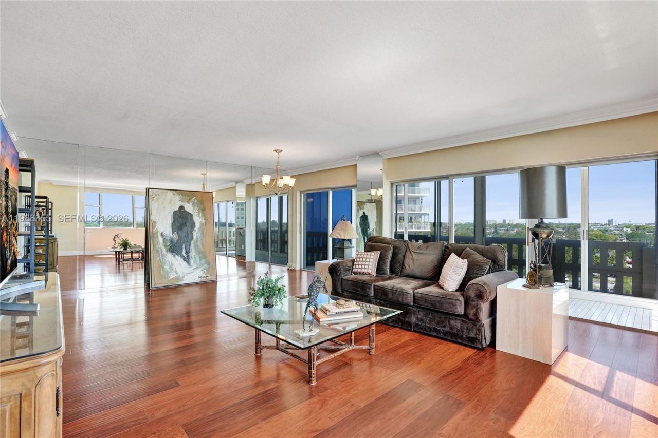 4001 Hillcrest Dr , Unit 817, Hollywood, FL 33021 Photo