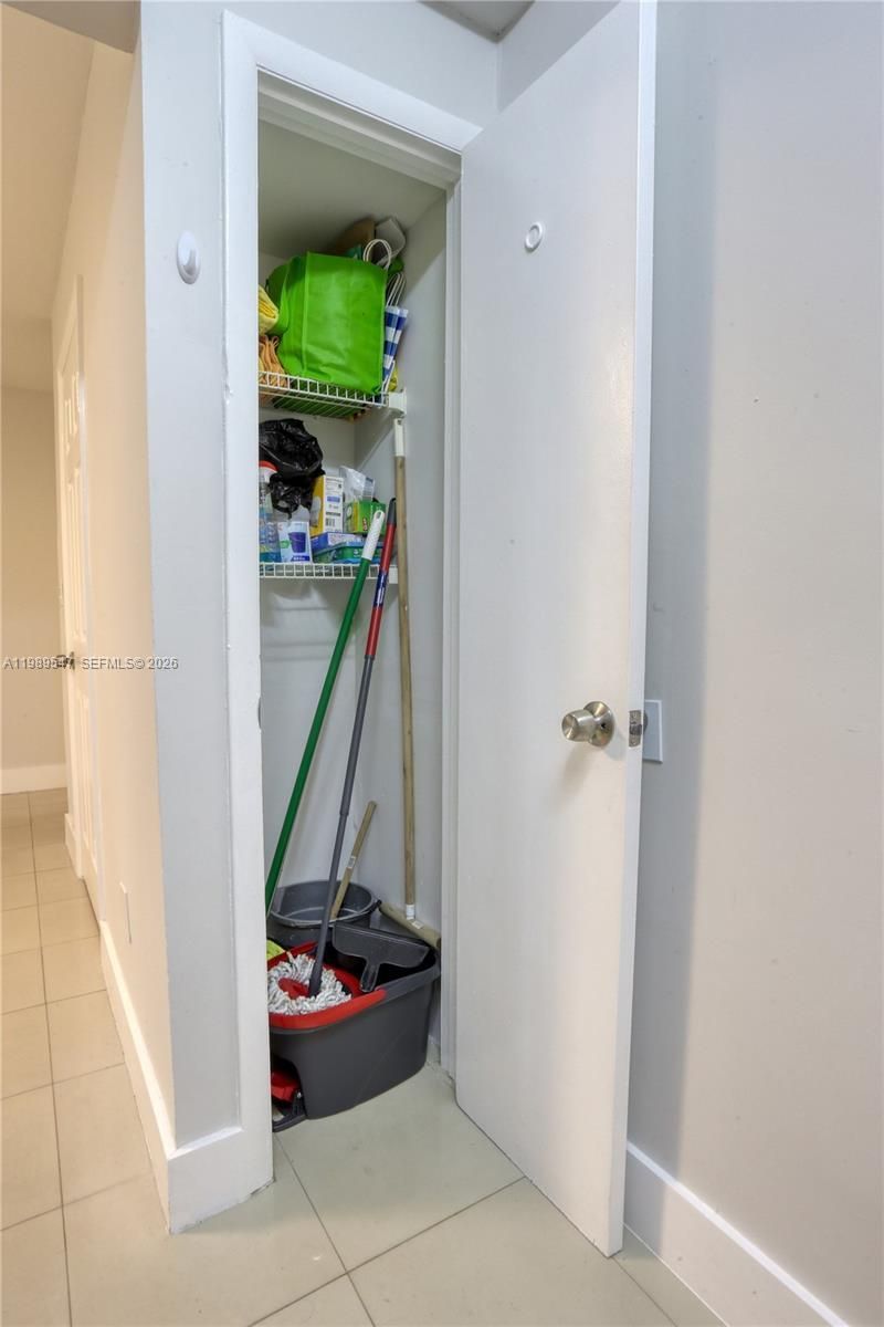 9170 Fontainebleau Blvd , Unit 203, Miami, FL 33172 Photo