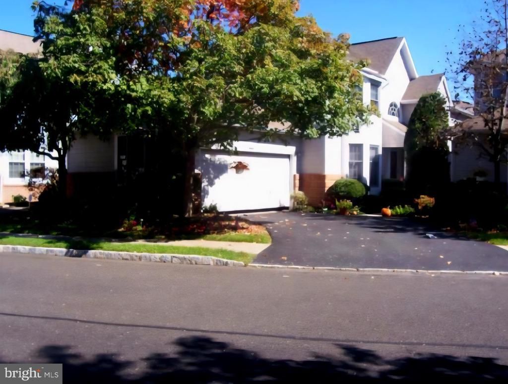 475 FRANKLIN CIRCLE , YARDLEY, PA 19067