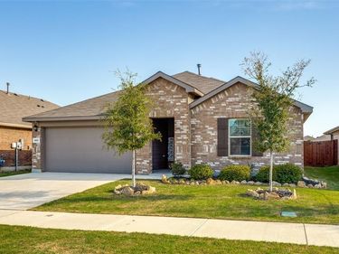 605 Basteen Lane , Justin, TX 76247
