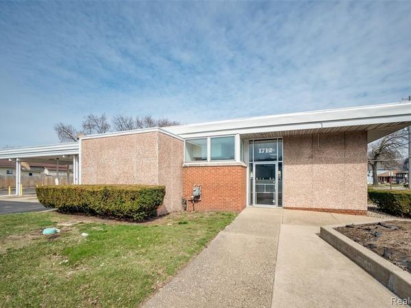 1712 E Michigan Avenue , Jackson, MI 49202
