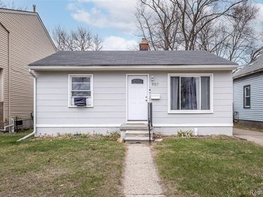 957 E Meyers Avenue, Hazel Park, MI 48030