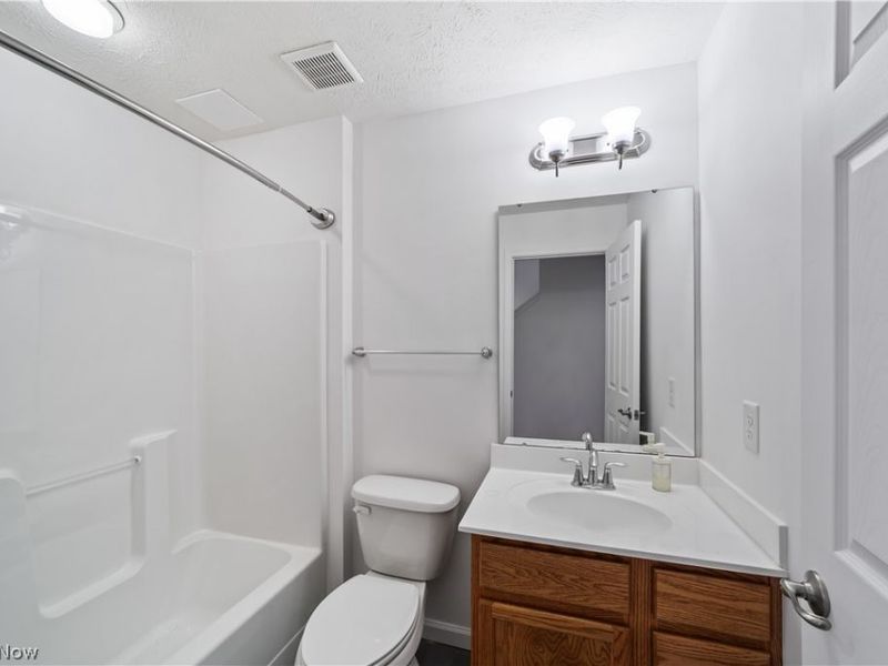 6120 Greenview Trail, North Ridgeville, OH 44039 Photo 28