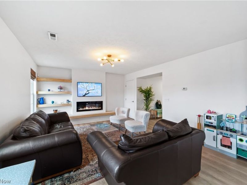 6120 Greenview Trail, North Ridgeville, OH 44039 Photo 9