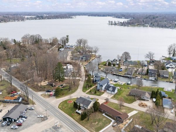 5036 Shoreview Drive, Coloma, MI 49038