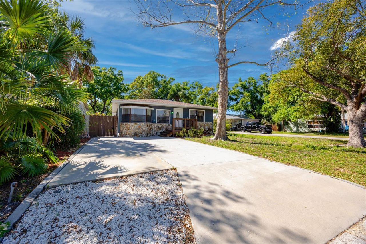 3626 Queen Street N, Saint Petersburg, FL 33713 Photo