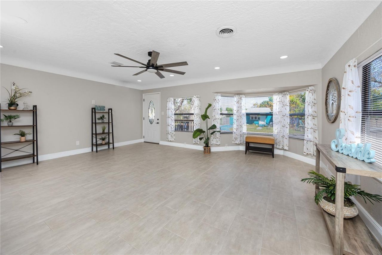 3626 Queen Street N, Saint Petersburg, FL 33713 Photo