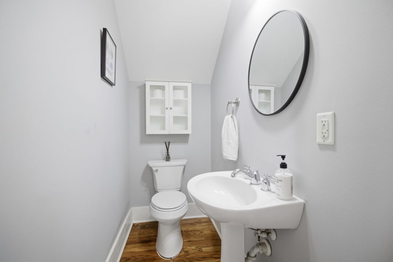 13 Corinne Street Photo 10