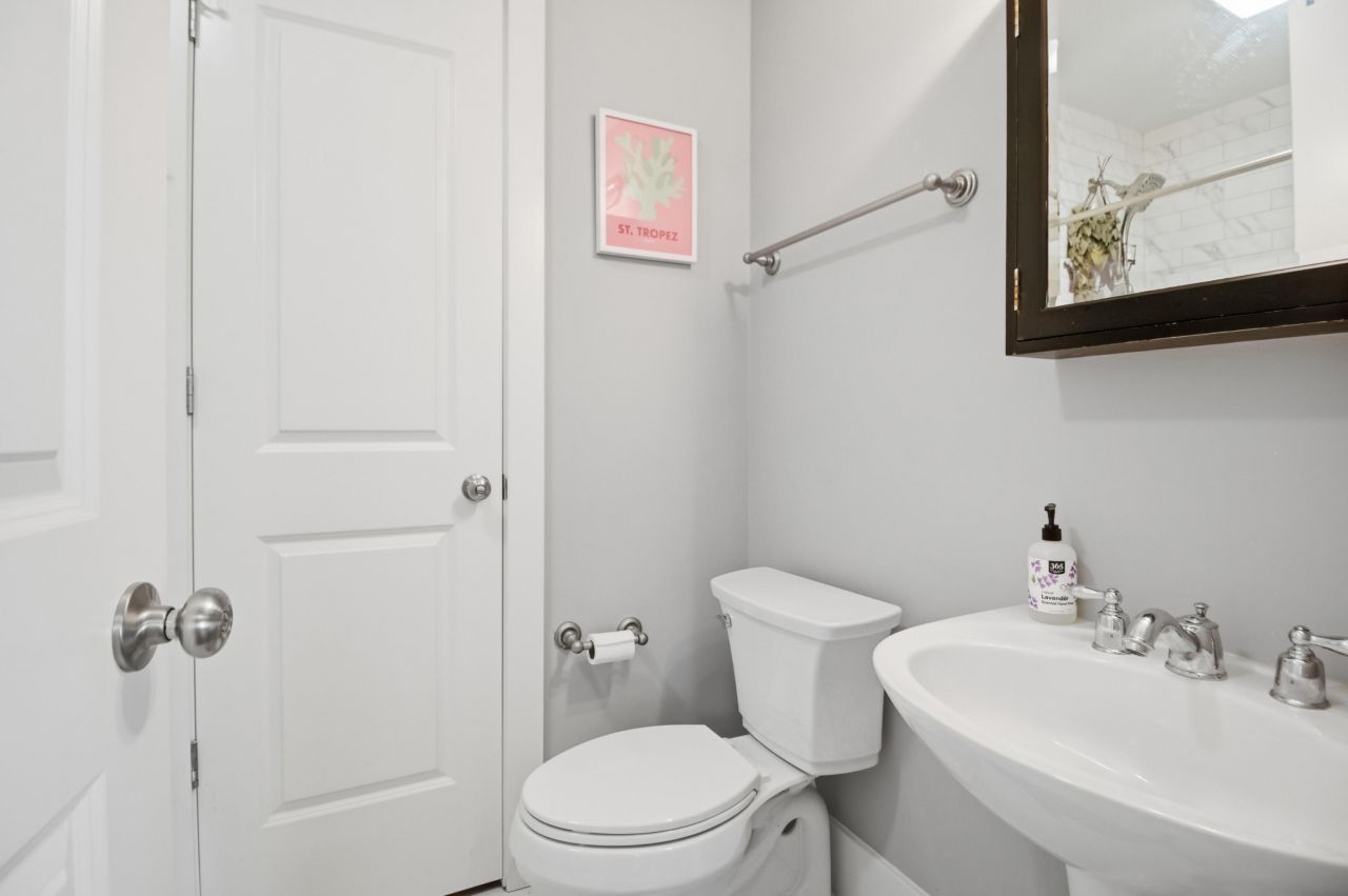 13 Corinne Street Photo 14