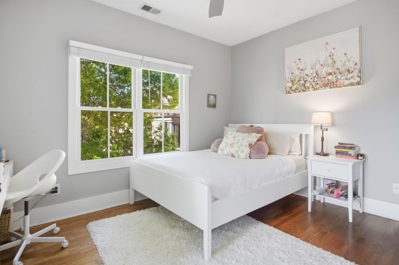 13 Corinne Street Photo 16