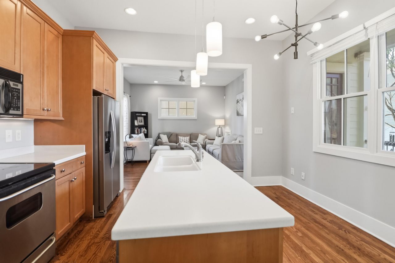 13 Corinne Street Photo 6