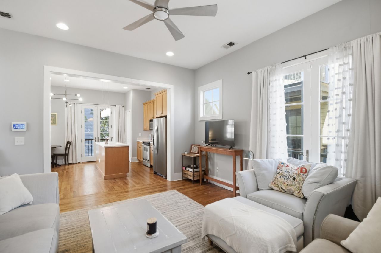 13 Corinne Street Photo 8