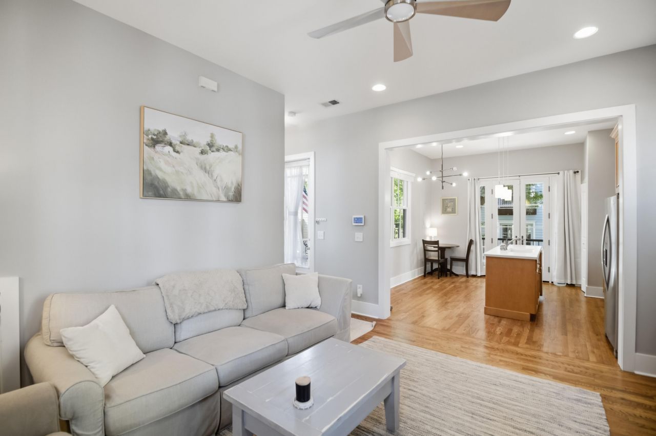 13 Corinne Street Photo 9