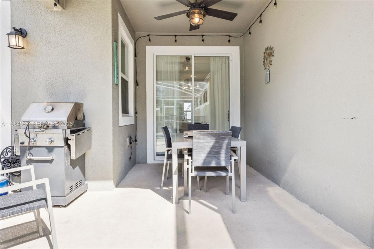 992 Leasder St, Davenport, FL 33896 Photo