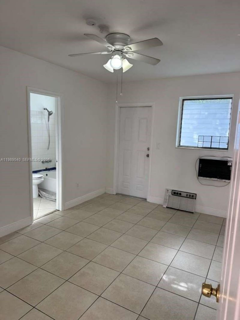 375 E 4th St, Unit 4, Hialeah, FL 33010 Photo