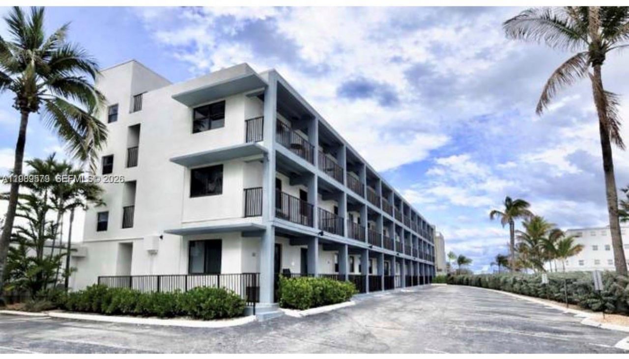 321 Wilson St, Unit A204, Hollywood, FL 33019 Photo