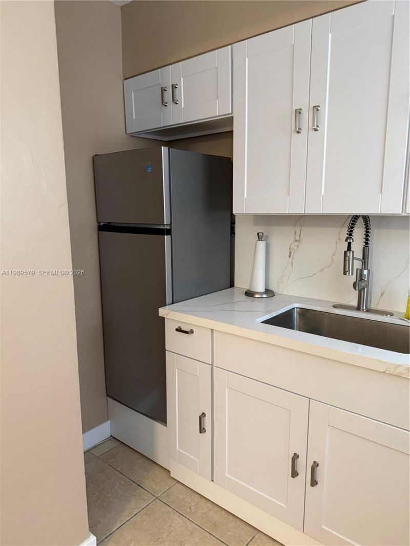 321 Wilson St, Unit A204, Hollywood, FL 33019 Photo