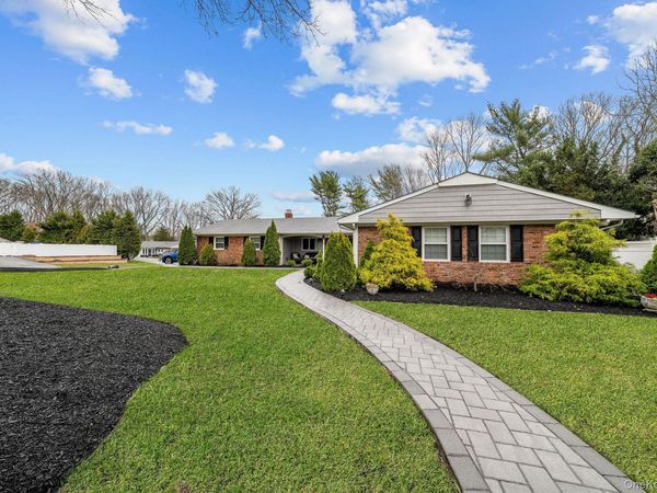 9 Ballad Lane, Stony Brook, NY 11790