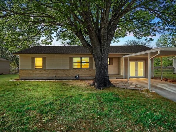 901 N Main Street, West, TX 76691