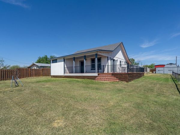 302 N Austin ST, Coupland, TX 78615