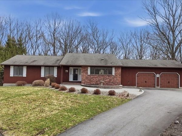 15 Copeley Rd, Hampton, NJ 07860