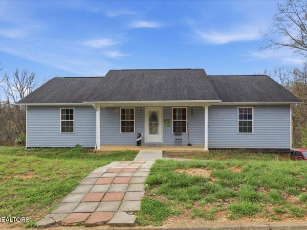 741 Catherine Crisp Way, Kodak, TN 37764