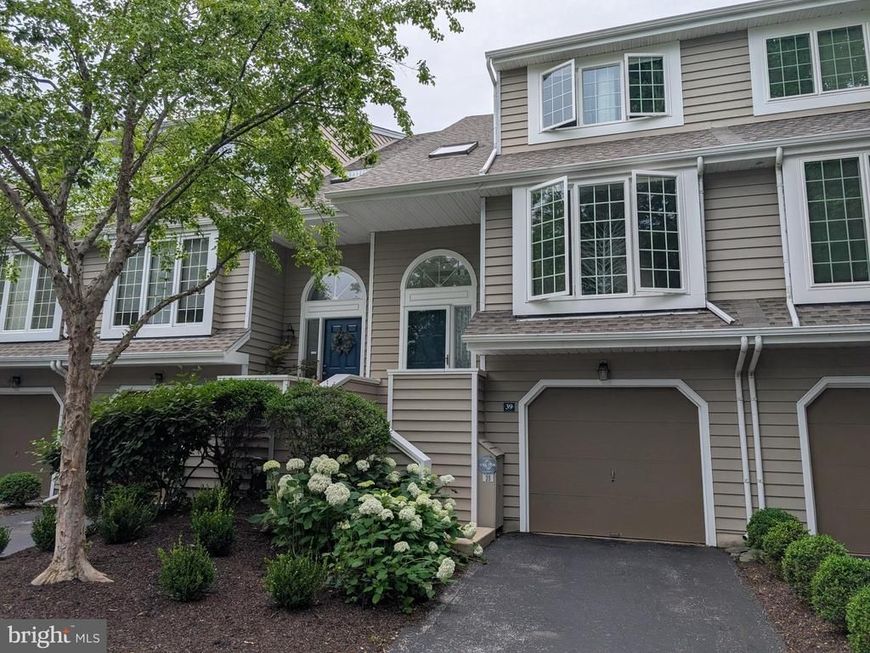 39 Cabot Drive, Chesterbrook, PA 19087 Main Photo