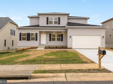 211 PRINCESS CAROLINE COURT, EDINBURG, VA 22824