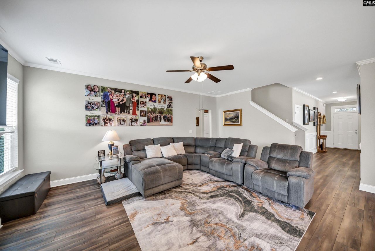 160 Secretariat St  Photo 11