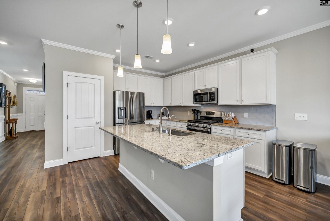 160 Secretariat St  Photo 13