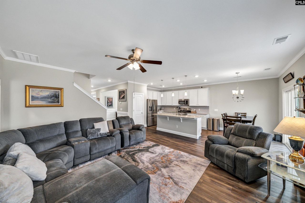 160 Secretariat St  Photo 13