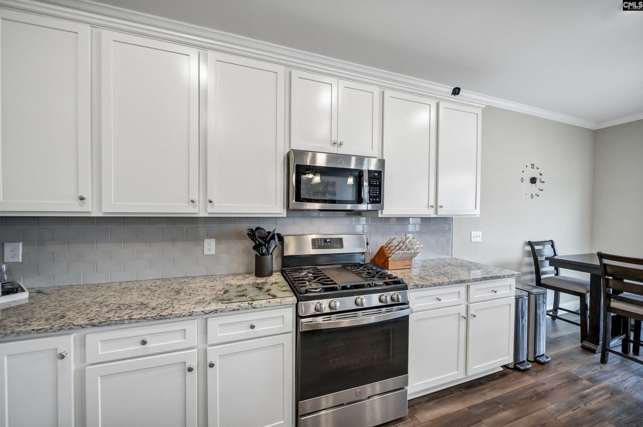 160 Secretariat St  Photo 16