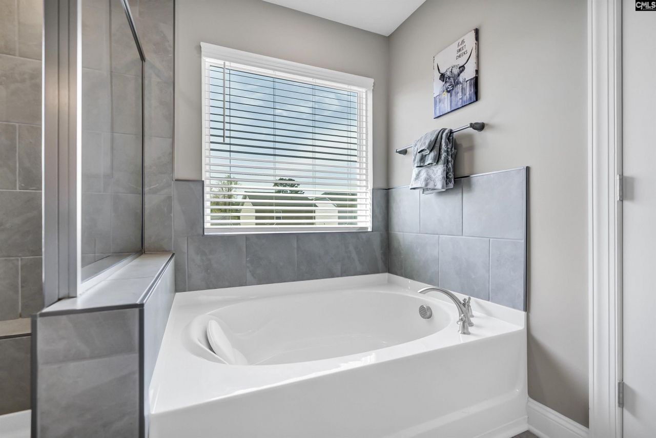 160 Secretariat St  Photo 29