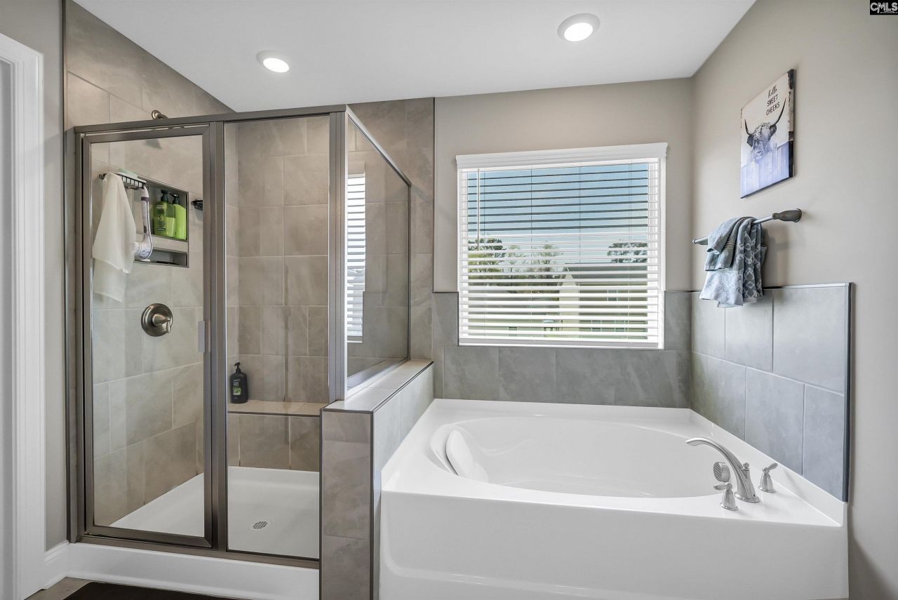 160 Secretariat St  Photo 32