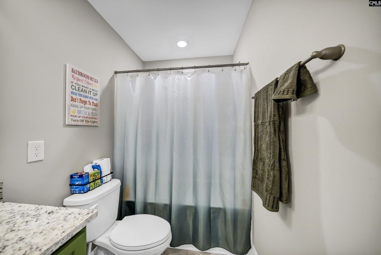 160 Secretariat St  Photo 38