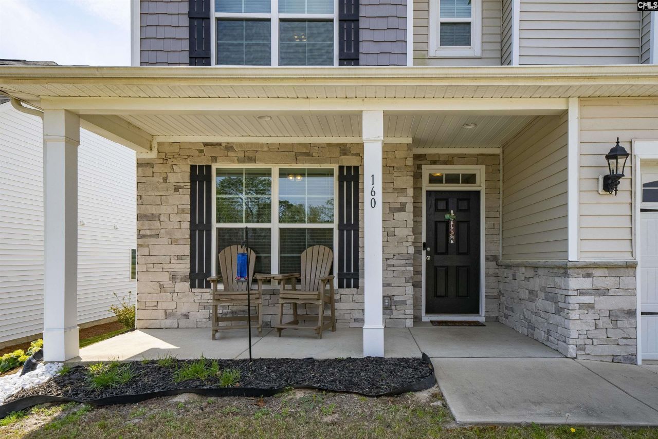 160 Secretariat St  Photo 4