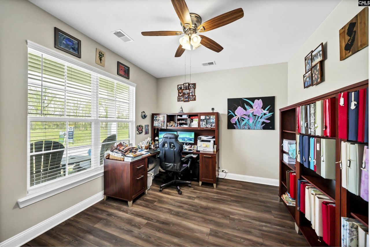 160 Secretariat St  Photo 6